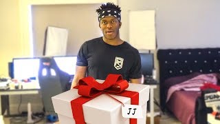 GIVING THE SIDEMEN PRESENTS!