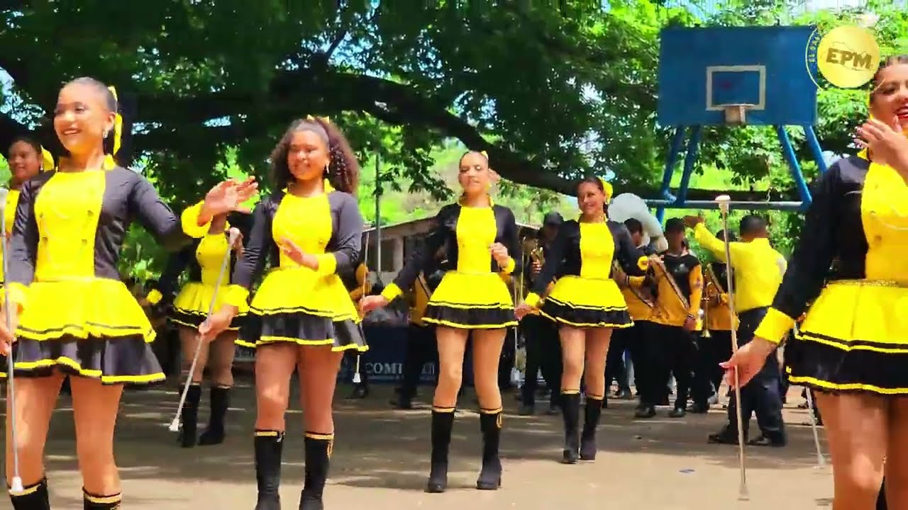 Espectaculares las Bandas que participan mostrando su Talento y Belleza