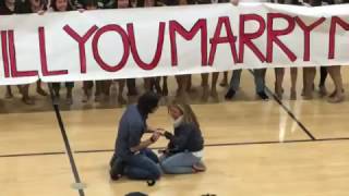Just When Flash Mob Proposals Couldn&#39;t Get Any Cuter – Here&#39;s the One That Topped The Charts