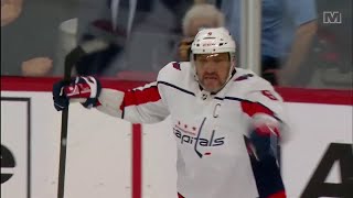 Alex Ovechkin scores vs Flyers, goal #853 in NHL (16 apr 2024)