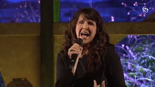 Heima Með Helga - Erla Ragnarsdóttir (Dúkkulísurnar) - Svarthvíta Hetjan Mín Resimi