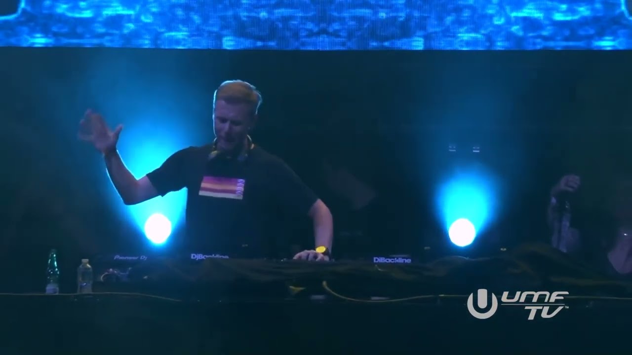 Andrea Ribeca - Tuscia Est (played by Armin van Buuren @ Ultra Music Festival Miami)