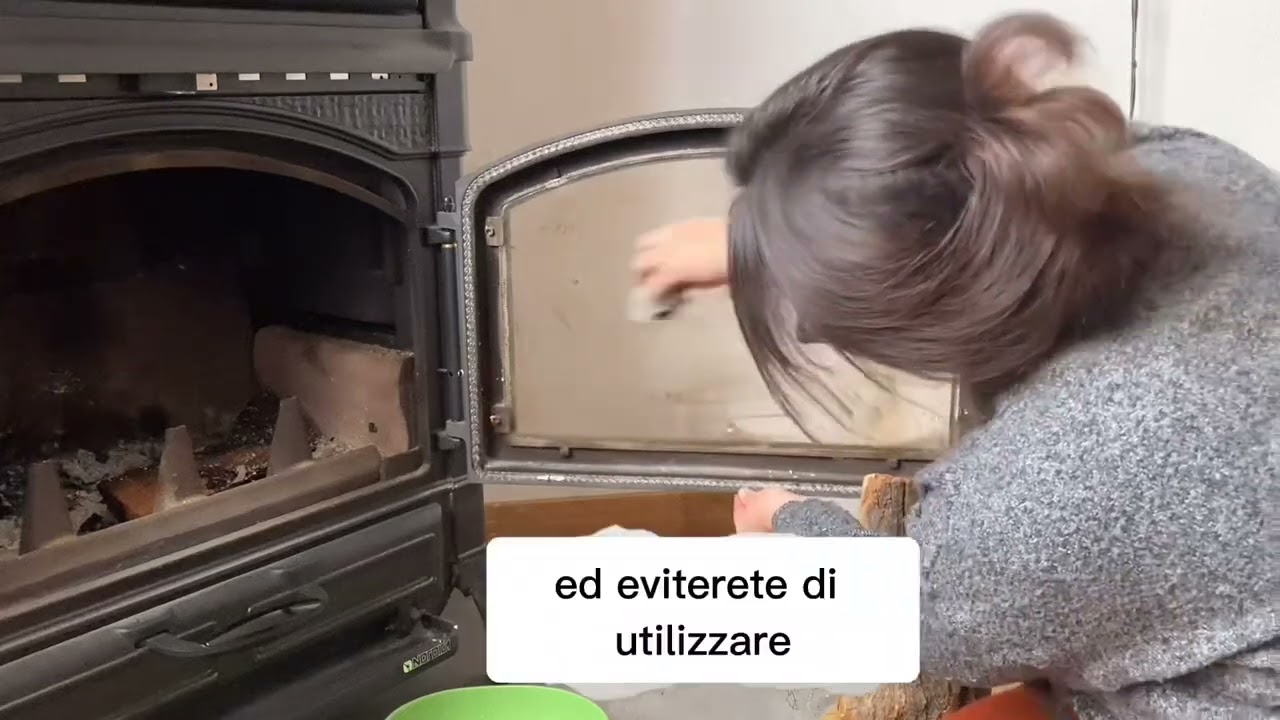 Come pulire il vetro della stufa o del camino in modo veloce e senza detersivi