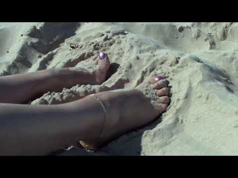 Giselle Returns! Toe Spreading Foot Fetish Heaven.