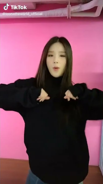 Heejin TikTok Update The song choice was totally unexpected wkkwkwk