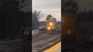 CSX 7117 leads M418 with odd K5LAB horn! 12/27/25