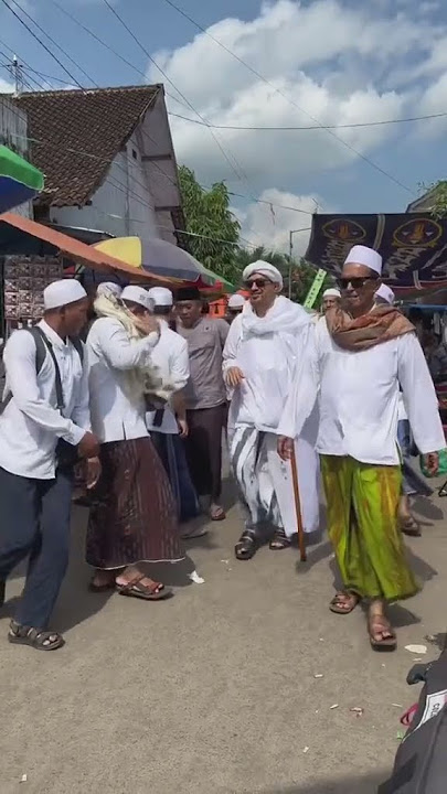 Habib Taufiq Assegaf dalam Rangka Houl Ke-45 Habib Habib Sholeh Tanggul #habibtaufiqassegaf