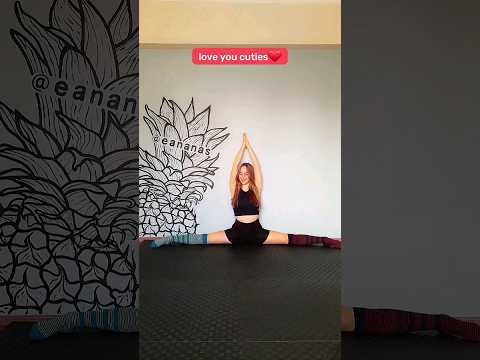 Middle Split Easy Tutorial🔥 #shorts #stretching #gymnast #homeworkout #yoga #flexibility #splits
