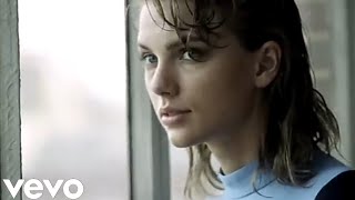 Taylor Swift - When Emma falls in love (Taylor's Version) (from the vault) (Music Video)
