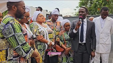 EMOTIONAL MOMENT AS FOLUKE DARAMOLA BURST INTO HOT TEARS AT HER MOTHER'S BURIAL CEREMONY.