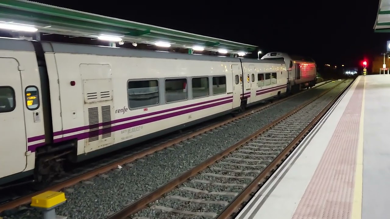 Talgo 200 VI tirado de la serie 334 (Vossloh euro 3000) en  la estación de Murcia del Carmen