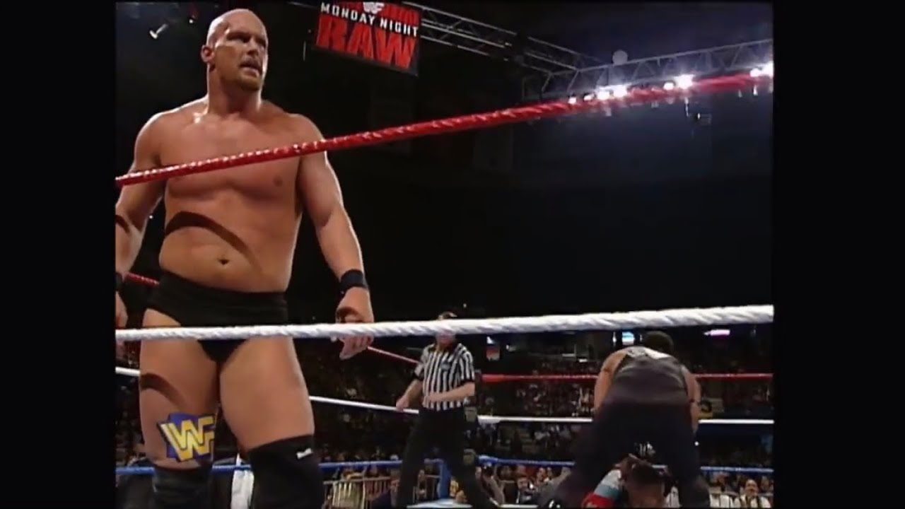 Austin en los Raw vs Nitro.