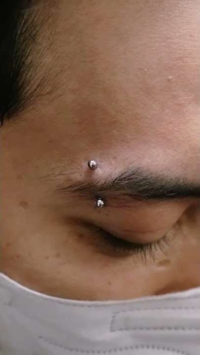 TINDIK ALIS SEMAKIN POPULER DAN BANYAK DIMINATI - EYEBROW PIERCING