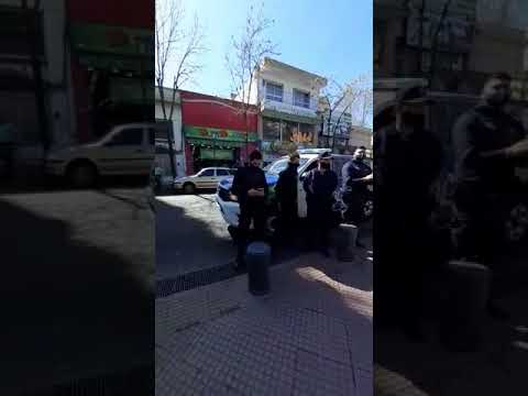 Policías de la Provincia se manifestaron en Plaza Mitre en reclamo de mejoras salariales