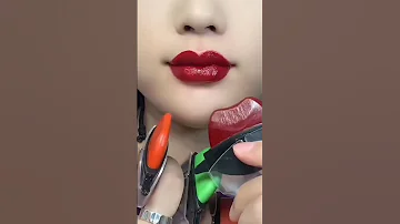 طريقة وضع احمر شفاه 