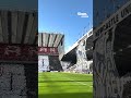 Newcastle and Liverpool walk out to great Kevin Keegan tifo ❤️👏 #PremierLeague #Newcastle #Liverpool