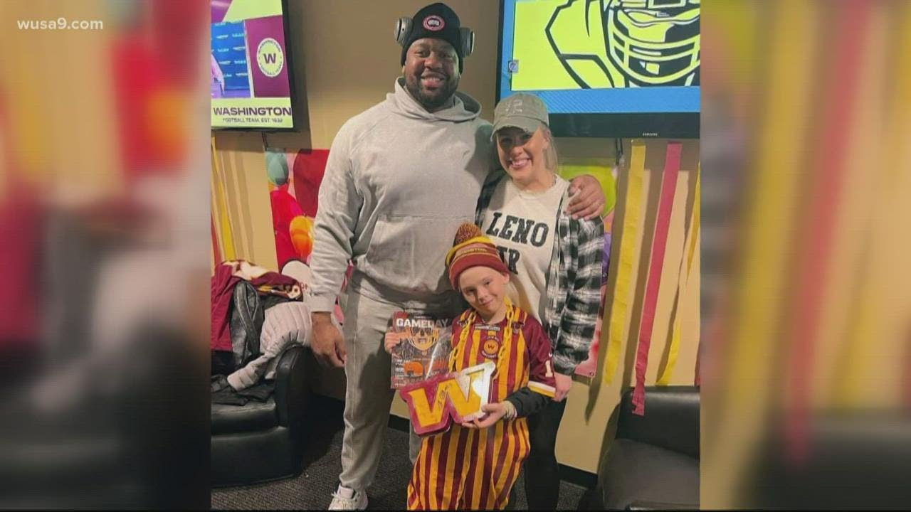 Charles Leno transforms into 'Leno Claus' this Christmas