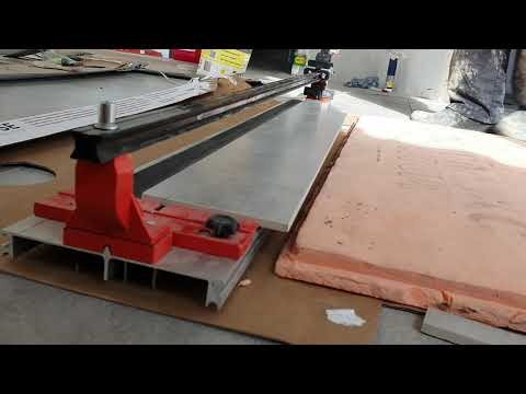 Самый дешёвый плиткорез MTX 1200 + недешёвый ролик, и можно работать.