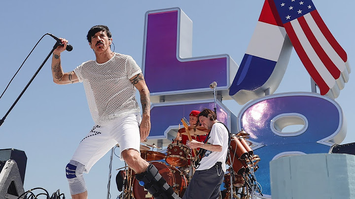 JO PARIS 2024 - Le mythique groupe Red Hot Chili Peppers performe "Can’t stop" depuis Los Angeles