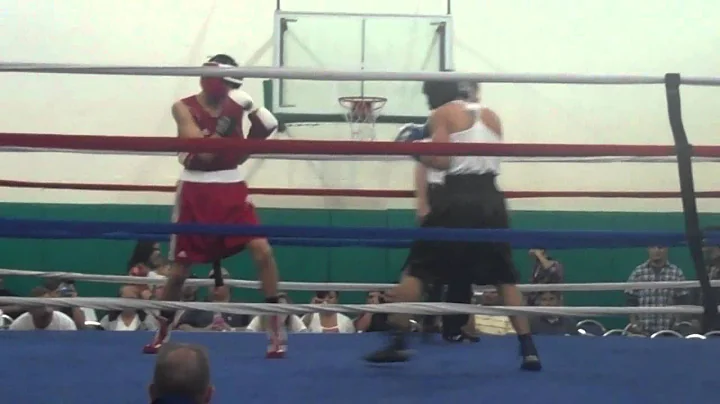 Damon white vs Tony Neal @ The Charles Esparza Smo...