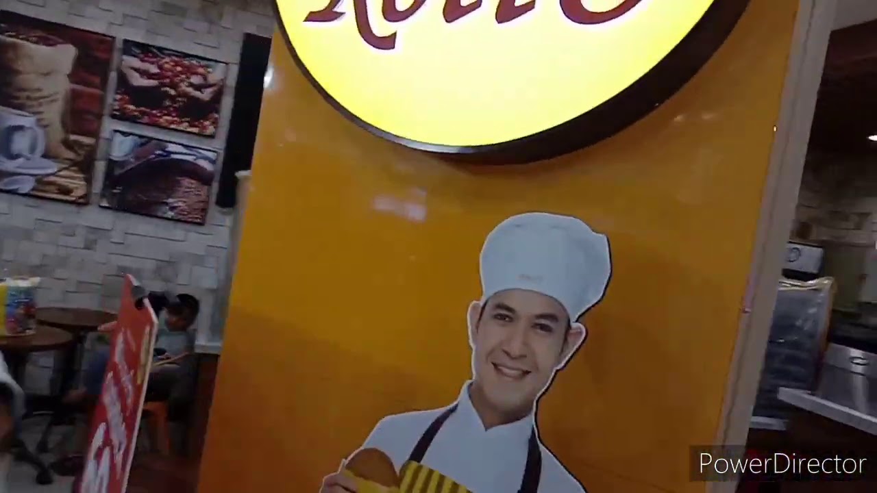 Mencoba Makanan RICHEESE & ROTI O BOSSQU - YouTube