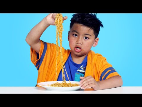 spicy-noodle-challenge-|-kids-try-|-hiho-kids