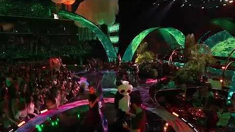 French Montana Performs ' Unforgettable - Live at Teen Choice awards