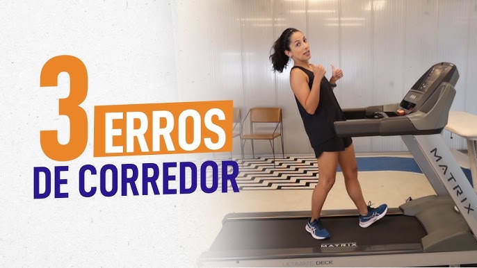 fechar-se do corre máquinas, esteira dentro ginástica quarto às Academia ou  bem estar spa recorrer. fitness, esporte, cardio dar certo, saudável e  ativo estilo de vida conceito 27032053 Foto de stock no