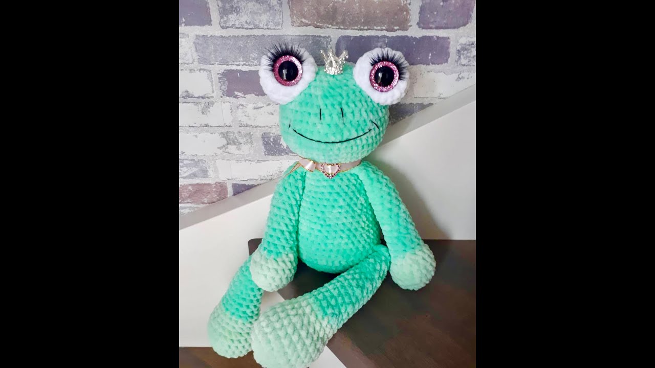 Вязаная Лягушка по мк  от Светланы Хижняк.