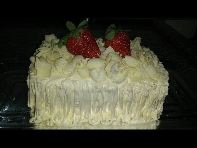 BOLO DE LEITE CONDENSADO COM MORANGO (GENÉRICO SODIÊ)