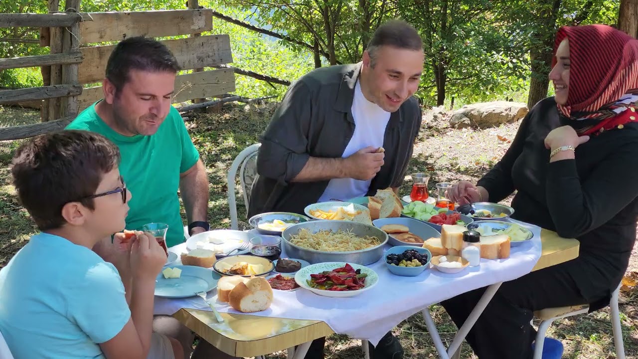 Soğanlı Köyü Ardanuç ARTVİN Berta #artvin #ardanuç #köy #doğa #karadeniz #drone #kahvaltı #gezi