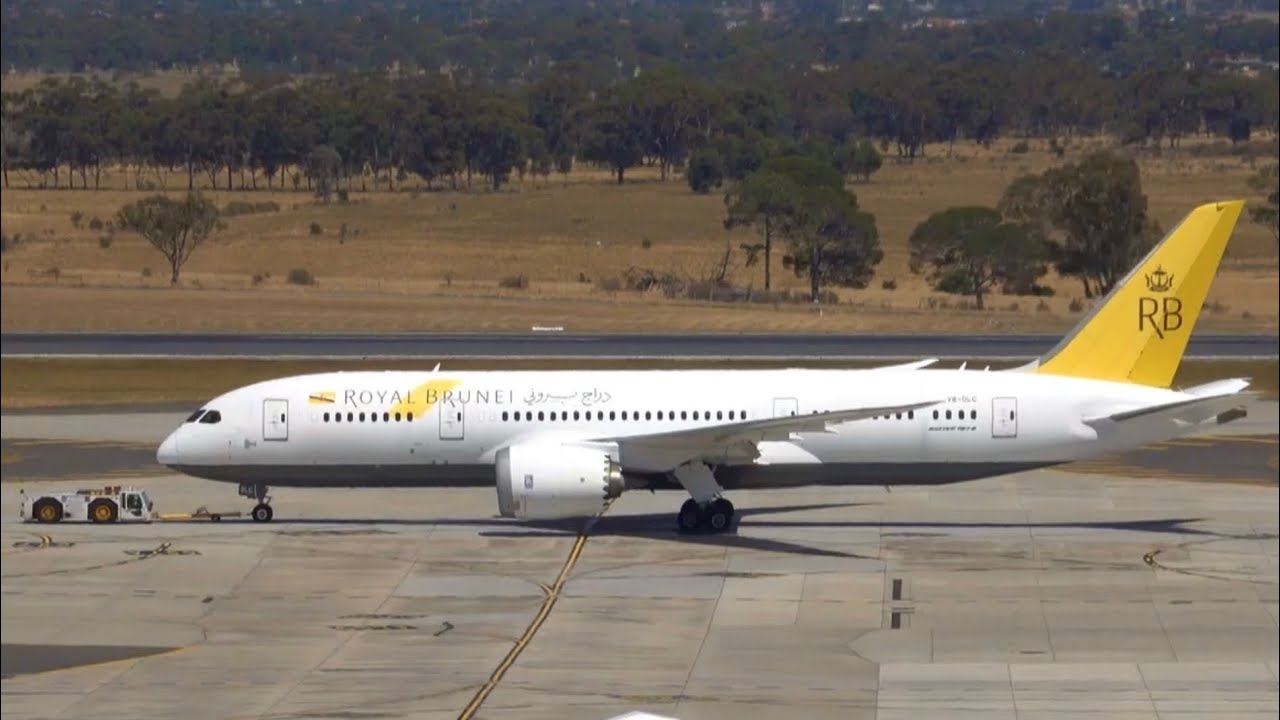 Late Morning Movements - T4 Carpark | Melbourne Airport Plane Spotting | 23/01/2026 Part 1 [4K]