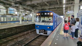 京急600形606編成BLUE SKY TRAIN高砂駅回送列車発車シーン