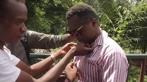 Dr Mbuvi ft Innocent Mfalme(wacha iwe behind the scene)