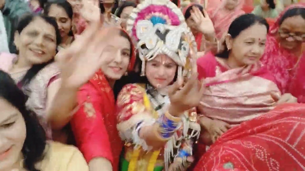 Shyam bhajan jo sunkar sab nachne lagte hai #jaishreeshyam #shyambhajan #dance #bhajan #video 