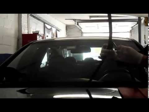 How to replace wiper blades on a 2010 Honda Accord