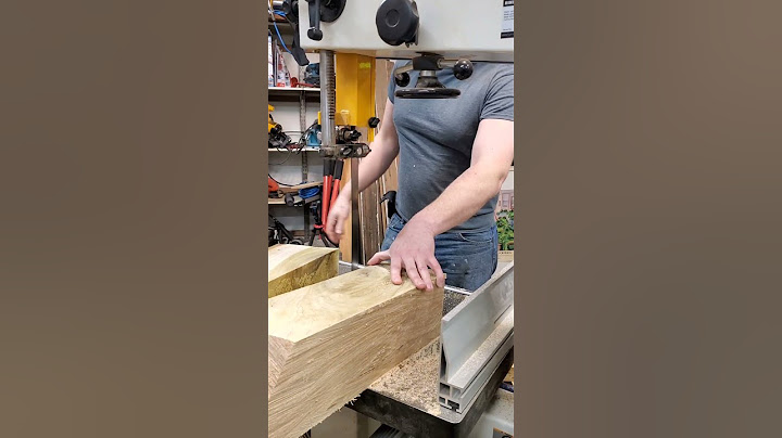 Milling tulip poplar wood on a bandsaw