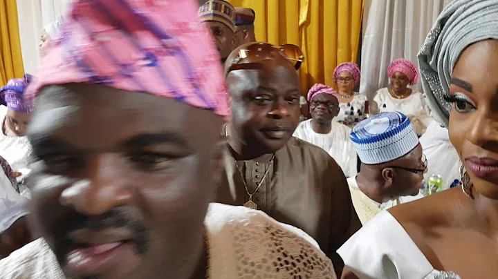 ALHAJI ABASS AKANDE obesere arrived the venue with love