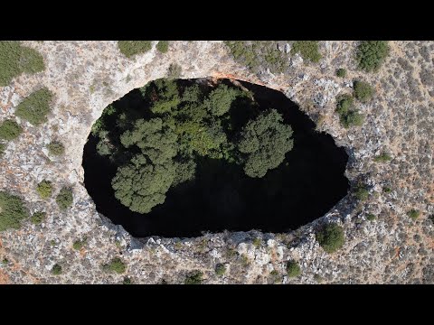 Το Βαθύ Μουζί (Ν.Λακωνίας) ΑΝΩΘΕΝ - Aerial video by drones Dji