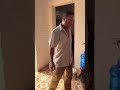 Con Gái Đập Nát Hoa Của Bố Tặng Cho bà Dì Ghẻ , Vì Bố Chưa Bao Giờ Tặng Cho Mẹ Con Bao Giờ !