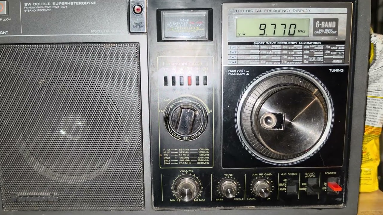Voice of Turkey plays old Interval signal and received on Vintage Panasonic RF-B300 shortwave