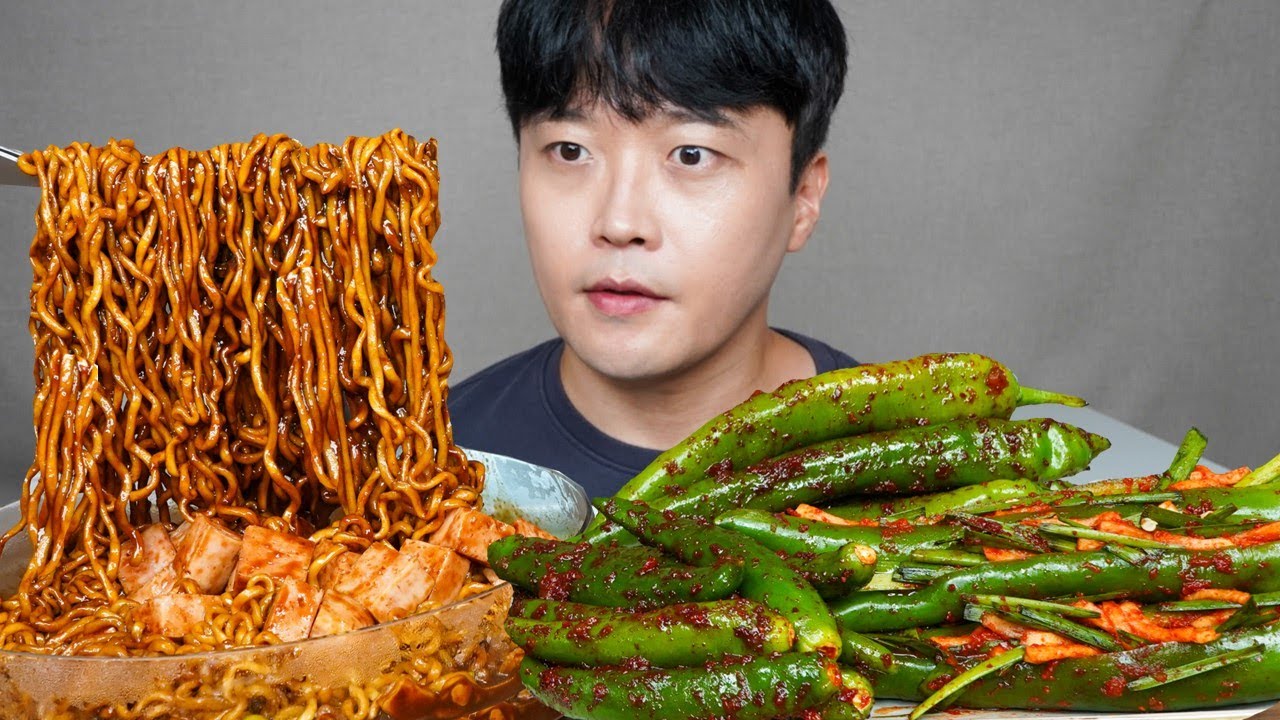 [와차밥] 사천짜파게티 고추김치 고추소박이 땡초김치 먹방 Black Bean Noodles & Chili Pepper Kimchi ASMR MUKBANG EATING