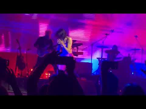 IDGAF - Dua Lipa Live In Singapore (04/05/2018)