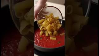 PASTA CON SALSA DE TOMATE Y ALBAHACA #cocina #recetas #comidafacil