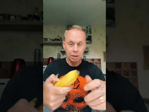 Как правильно открыть банан ?