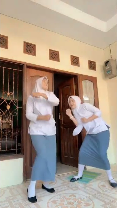 rok ketat menggoda