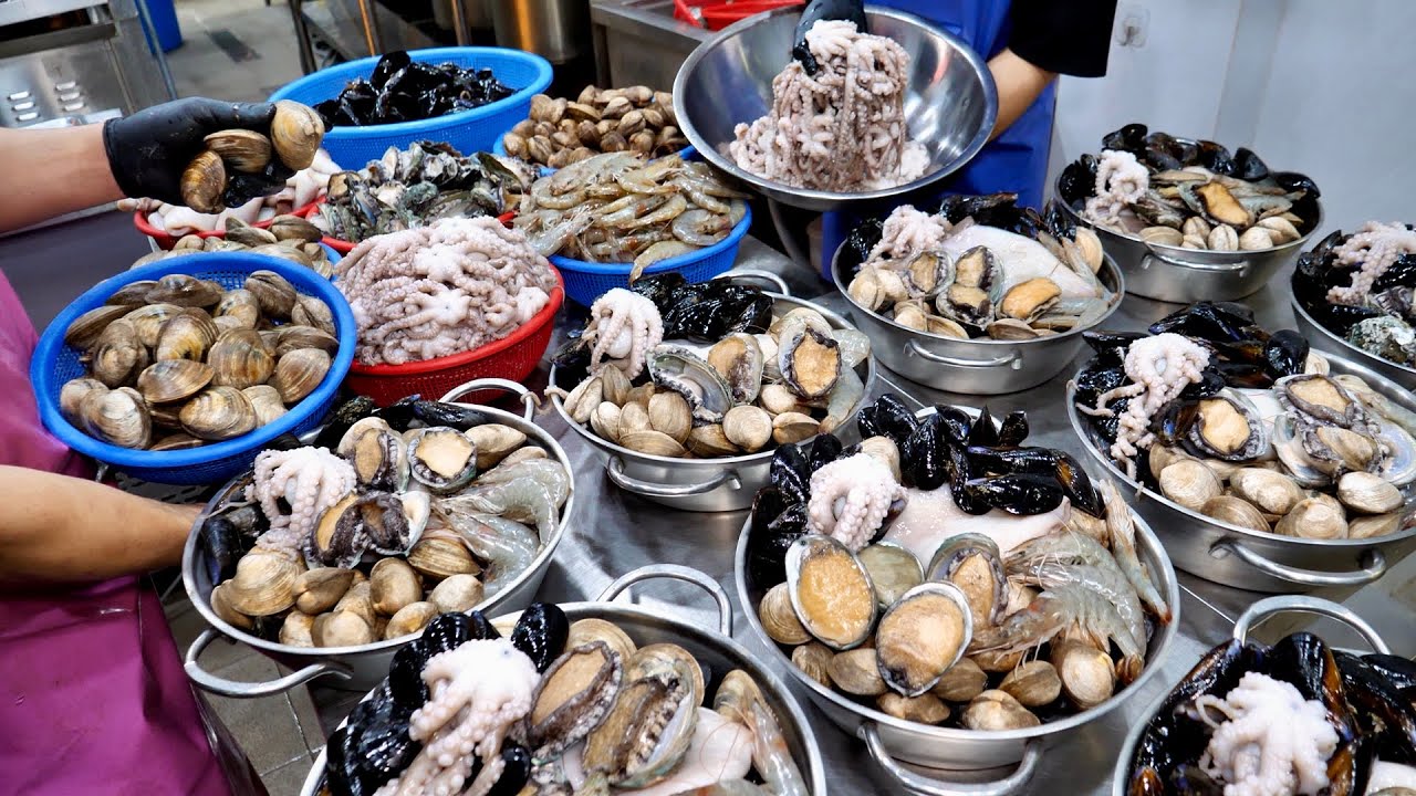 ”하루 조개만 200kg? 칼국수 끝판왕“ 신선한 해산물 산더미 해물 칼국수, 튀김 해물 파전 Seafood kalguksu, korean street food
