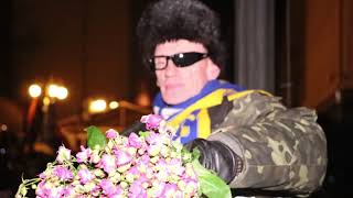 Бочки с огнем, палатки и пианино для Зеленского: что происходит на Банковой в Киеве