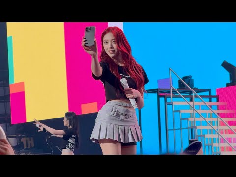 240225 ITZY - Chillin Chillin / DALLA DALLA live @ Jamsil Arena, Seoul 4K Fancam