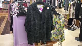 軽やかなコットン素材のUVカットパーカーブラウス　婦人服　グレース　足利